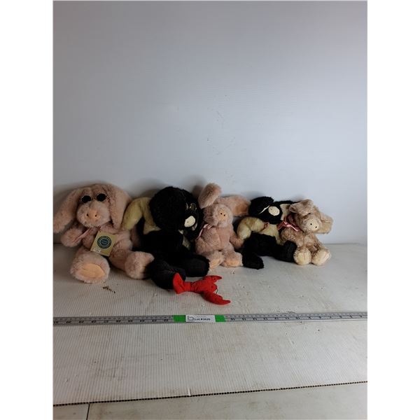 (5)Pig- Bunny Stuffies