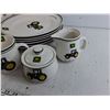Image 5 : John Deere Ceramic Dining Plates, Mugs, Cream & Sugar Set - PICK UP