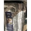 Image 2 : Comfy Bamboo World King-Size Comforter Set, 7 Pieces
