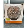 Image 2 : Aurora Solar Globe Light with 50 Lumen LED, Model 1926743