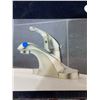 Image 3 : Peerless P88620LF-BN-W Brushed Nickel Lavatory Faucet