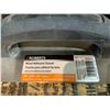 Image 2 : Roberts 10-521-3 Wood Adhesive Trowels 3/16 x 3/16 x 3/16 Set of 5