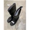Image 2 : Servus 14-Inch PVC Chemical-Resistant Steel Toe Boots Size 10