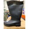 Image 3 : Servus 14-Inch PVC Chemical-Resistant Steel Toe Boots Size 10