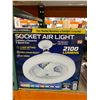 Image 2 : Bell + Howell Socket Air Light With 3-Speed Fan and 2100 Lumens Output