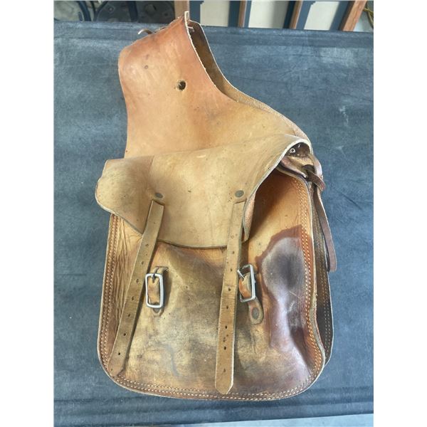 Leather Saddlebags with Dual Compartments and Adjustable Straps