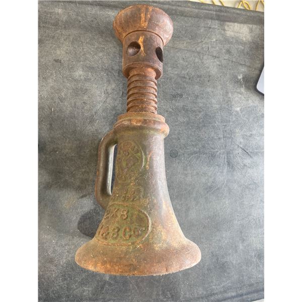 Vintage Cast Iron Screw Jack by W.G.B. Co., Model Number 37S-8