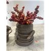 Image 3 : Decorative Rope-Wrapped Vases with Artificial Berry Stems