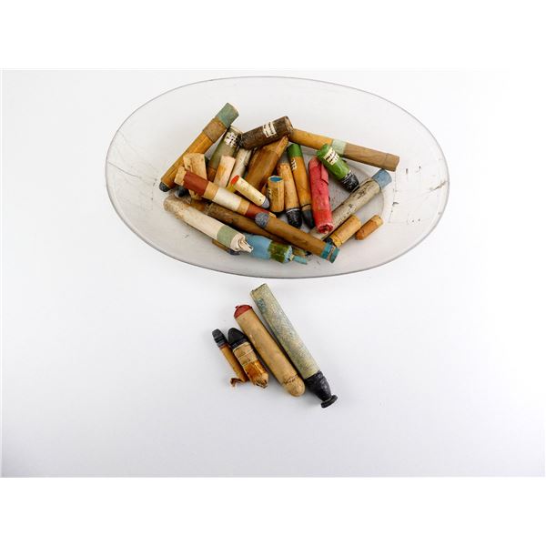 COLLECTIBLE ASSORTED VINTAGE PAPER CARTRIDGE AMMO LOT