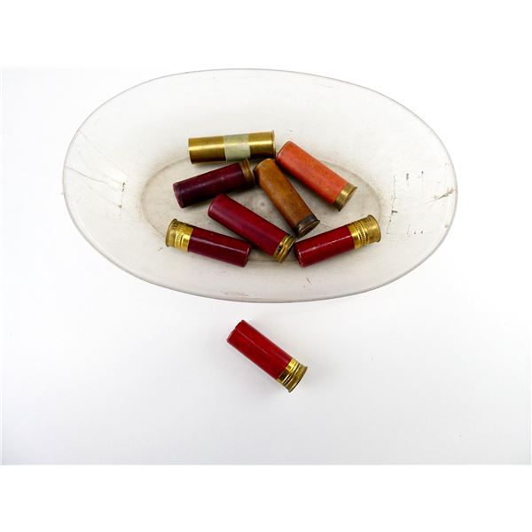 COLLECTIBLE ASSORTED CANADIAN SHOT SHELL AMMO AND NON-PRIMED BRASS SHOT SHELL HULL  LOT