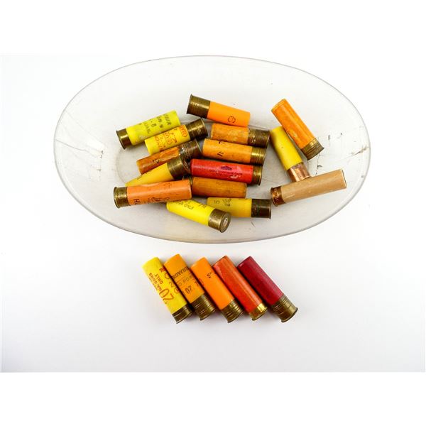 ASSORTED 20 GAUGE 2 3/4" / 3" SHOT SHELL AMMO AND PRIMED SHOT SHELL HULL LOT