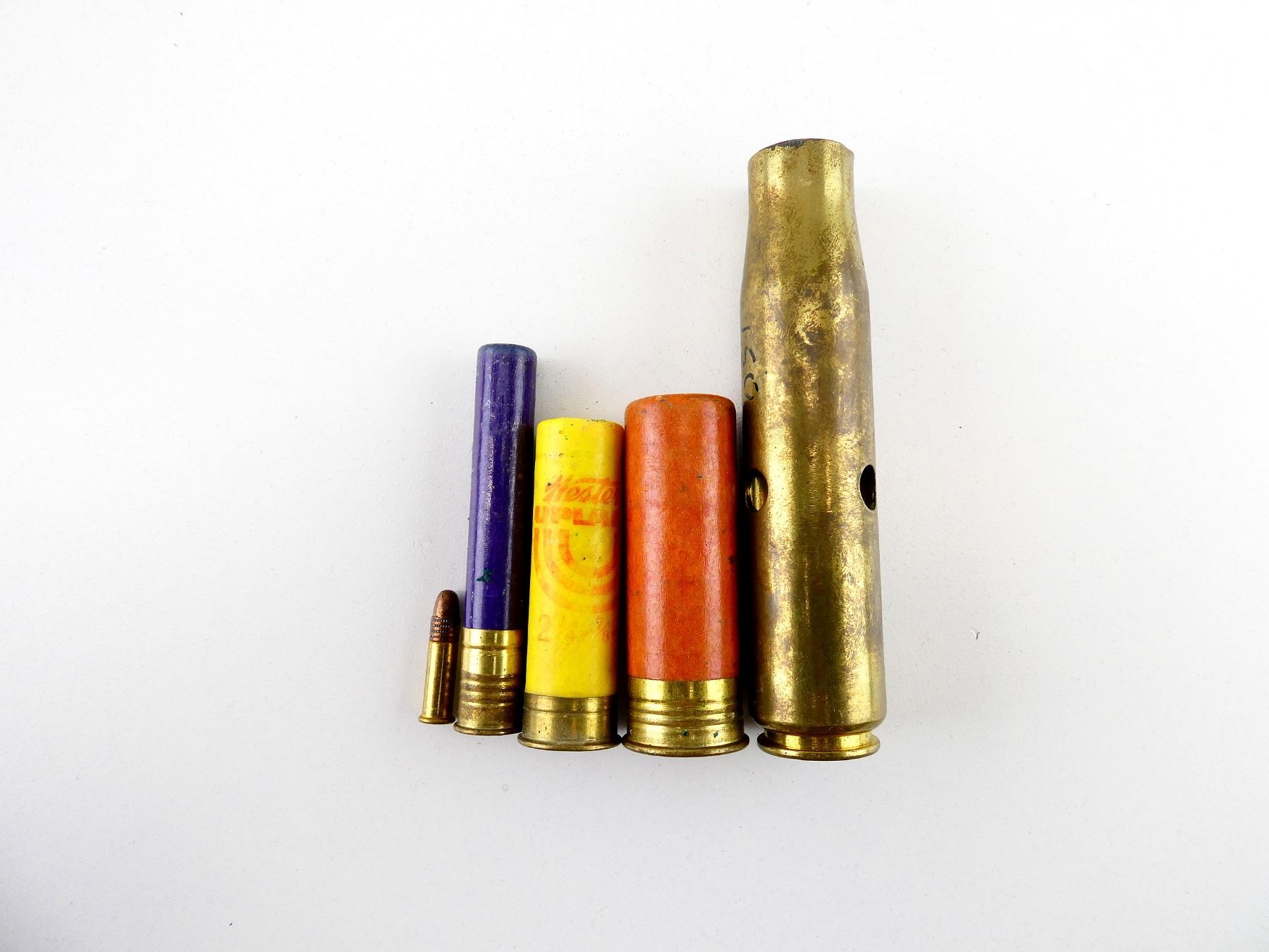 Hull And Shell Inventory ASSORTED AMMO / PRIMED SHOT SHELL HULL AND NON PRIMED BRASS CASES LOT