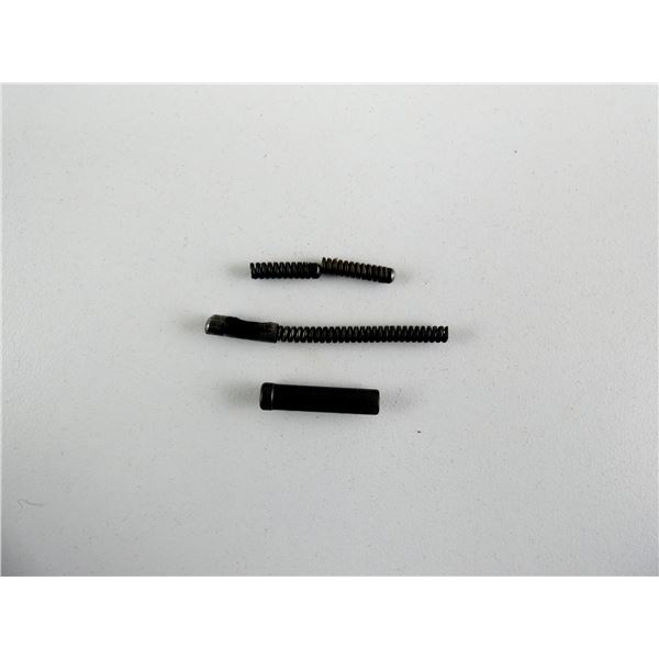 ASSORTED M1 GARAND RIFLE PARTS LOT