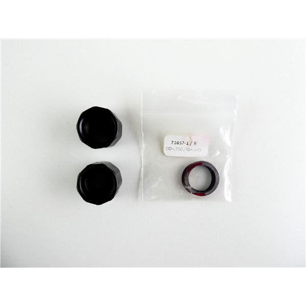 UNKNOWN 5/8" THREAD PROTECTOR AND WASHER LOT