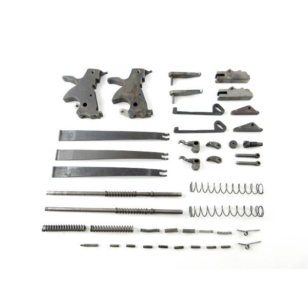 SMITH & WESSON 10 .38 SPL REVOLVER PARTS LOT