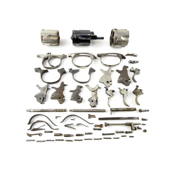 UNKNOWN SMALL / MEDIUM FRAME REVOLVER PARTS LOT
