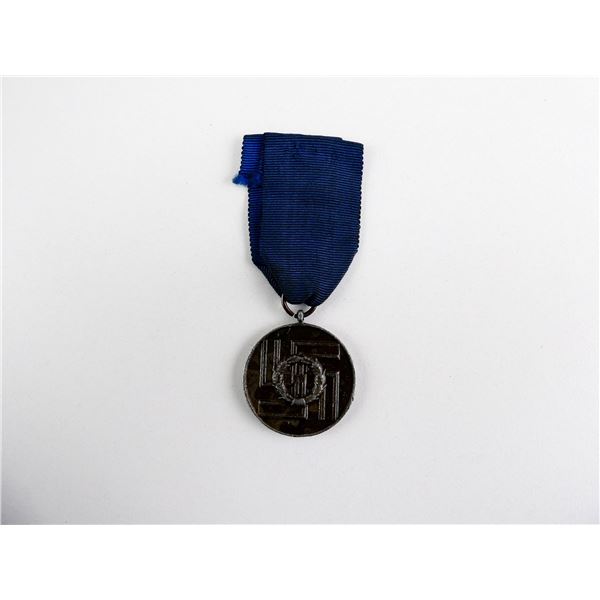 REPRODUCTION WWII GERMAN SS 8 YEAR LONG SERVICE MEDAL