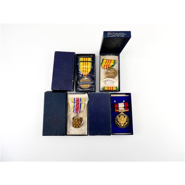 ASSORTED U.S. MILITARY MEDALS LOT