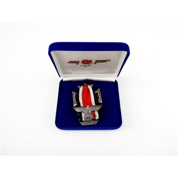 WWII GERMAN IRON CROSS 2ND CLASS MEDAL WITH 1ST CLASS EAGLE CLASP
