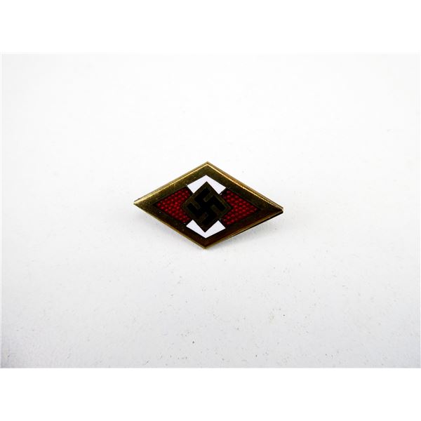 WWII GERMAN GOLDEN HITLER YOUTH BADGE