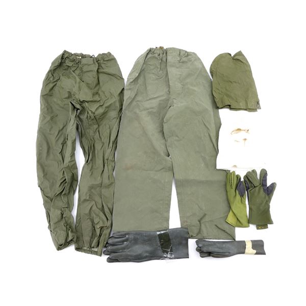 ASSORTED CANADIAN MILITARY CLOTHING LOT