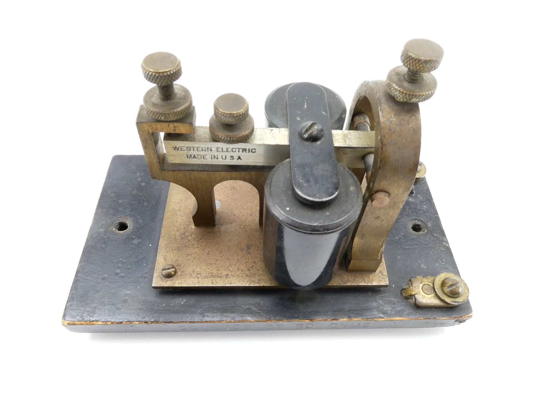 UNKNOWN MILITARY STYLE MORSE CODE DEVICE