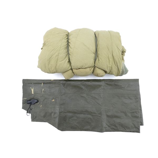 VIETNAM WAR ERA U.S. MILITARY M-1949 MOUNTAIN SLEEPING BAG AND AIR MATTRESS LOT