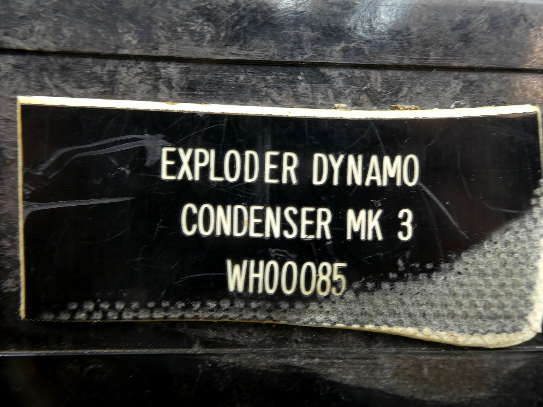 BRITISH MILITARY EXPLODER DYNAMO CONDENSER MK3