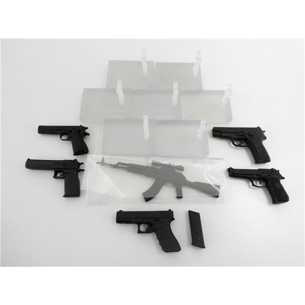 MINI PISTOL / AK-47 MODEL DISPLAY SET