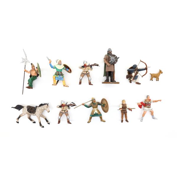 ASSORTED MEDIEVAL / HISTORICAL STYLE FIGURINES LOT