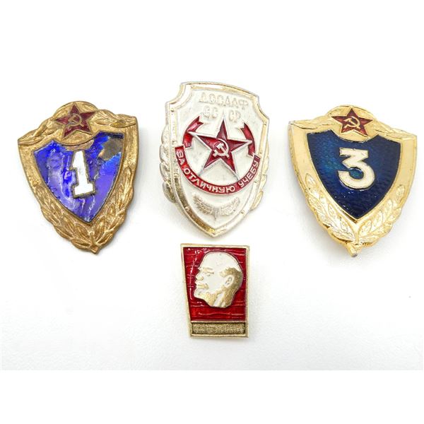 ASSORTED RUSSIAN MILITARY BADGE LOT