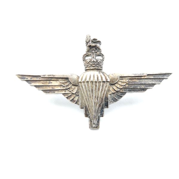 1950'S BRITISH PARATROOPER CAP BADGE