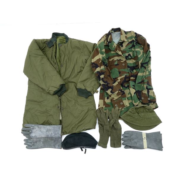 ASSORTED CANADIAN / U.S. MILITARY CLOTHING LOT