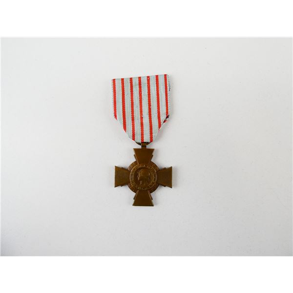 WWI FRENCH MILITARY COMBATANT'S CROSS MEDAL