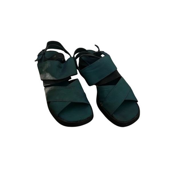 Stigmata Frankie (Patricia Arquette) Shoes Movie Props