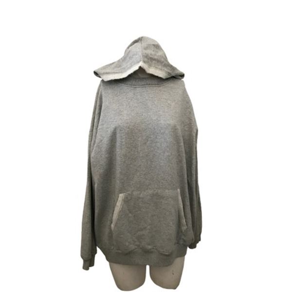 Cable Guy Robin (Leslie Mann) Movie Costumes