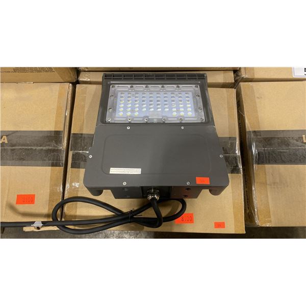 16 EE LIGHTING EEL-AL50W-40K-SM LED AREA LIGHTS (1390)