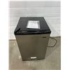 Image 1 : Whytner Upright Freezer