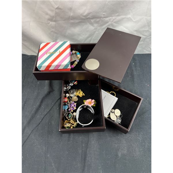 Jewelery Box with Content