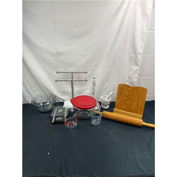 Kitchen Accessories and Bakeware