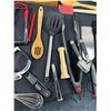Image 3 : Assortment of Kitchen Utensils