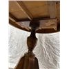 Image 4 : Round Claw Foot Table