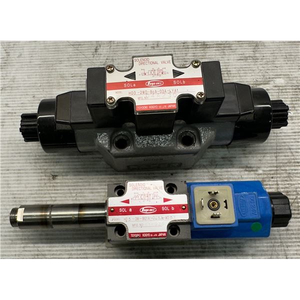 Lot of (2) Toyooki Kogyo Valves #HD3-3W-BG1A-025A-WDD2 & #HD3-2WD-BcA-03A-LYA1