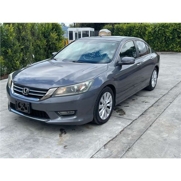 HOND ACCORD 2013 O/S TITLE 2 DAYS
