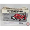 Image 5 : International 1586 Tractor w/ Endloader (ERTL) (Scale 1:16) (Box Measures : 7-3/4"H x 14-1/2"W x 6"D