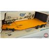 Image 3 : Machine Trailer (ERTL) (Scale 1:16) (Box Measures : 5-1/4"H x 17-3/8"W x 9-1/2"D)