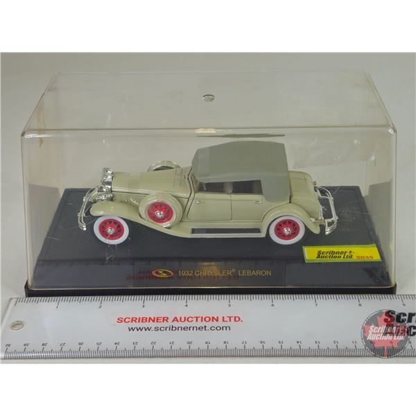 Model Car : 1932 Chrysler LeBaron (In Case) (Scale 1:32) (Case Measures : 4-1/4"H x 8-3/4"W x 4-1/4"