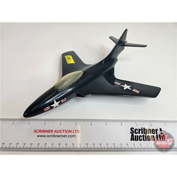 Topping Models : Grumman F-9 Couger  (See Consignor Notes) (Measures : 3-1/2"H x 10-1/4"W x 12-1/2"L