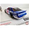 Image 4 : New Holland Racing "Ron Barfield" Collector Combo :  - Die-Cast Nascar (Scale 1:18) - Lic Plates (2)