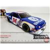 Image 7 : New Holland Racing "Ron Barfield" Collector Combo :  - Die-Cast Nascar (Scale 1:18) - Lic Plates (2)